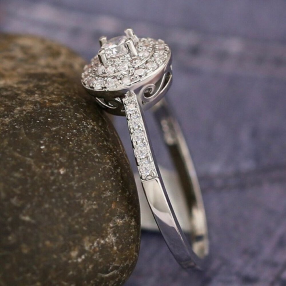 Elegant 925 Silver White sapphire Wedding Ring New - Picture 2 of 4